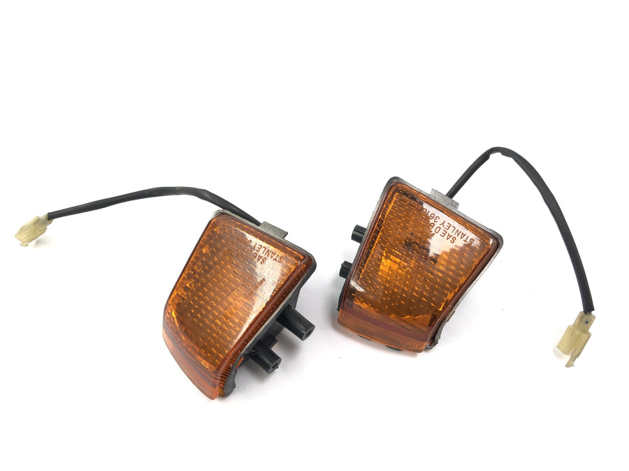 Kawasaki ZX -10 ZXT00B [1990] - turn signal flashing lights.