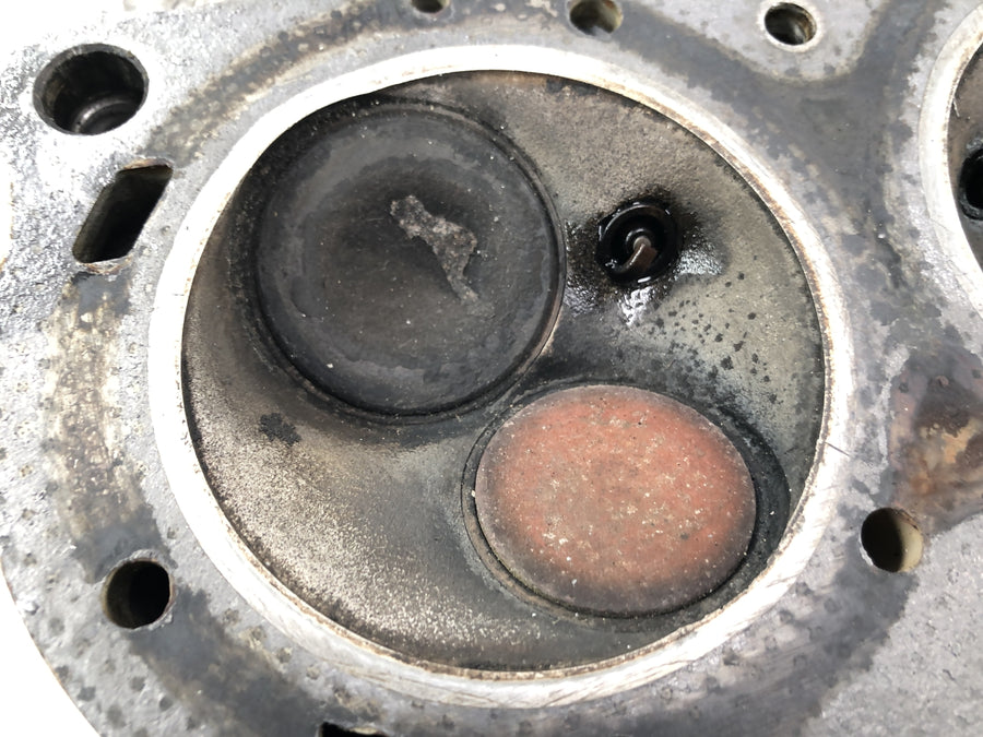 Honda GL 1000 Goldwing GL1 [1978] - cylinder head on the right