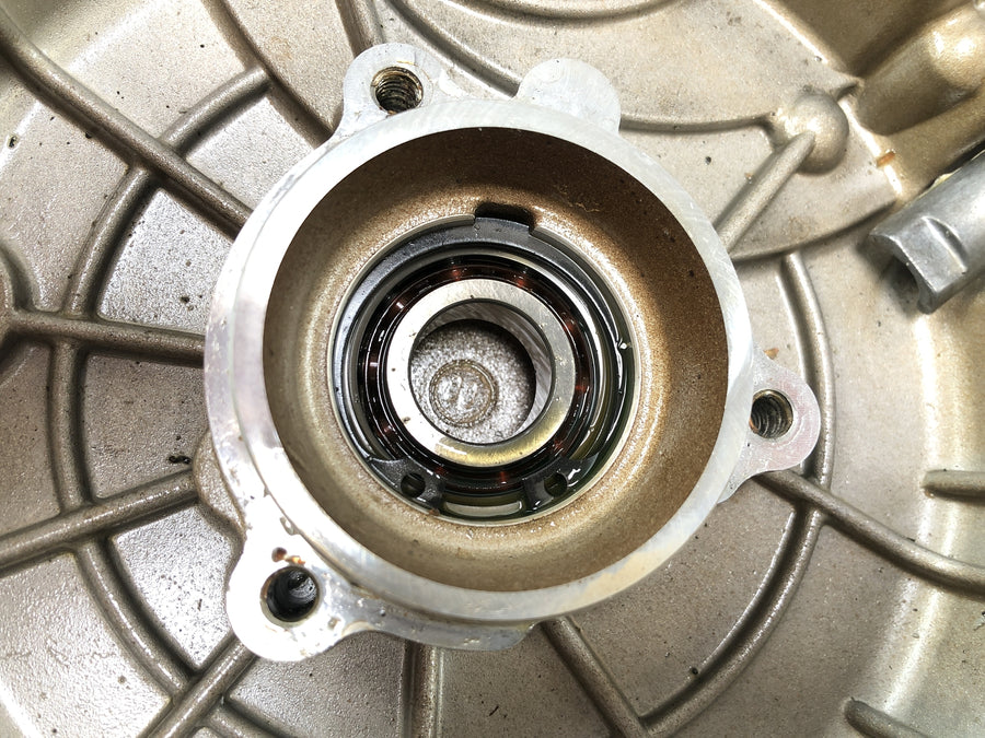 Ducati 999 H4 [2003] - alternator cover Motor lid water pump housing with water pump wheel
