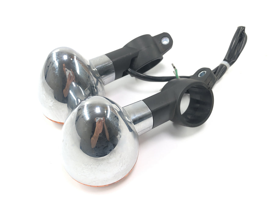 Kawasaki VN 1500 Classic VNT50D [2001] - turn signal flashing light on the front motorcycle signal light