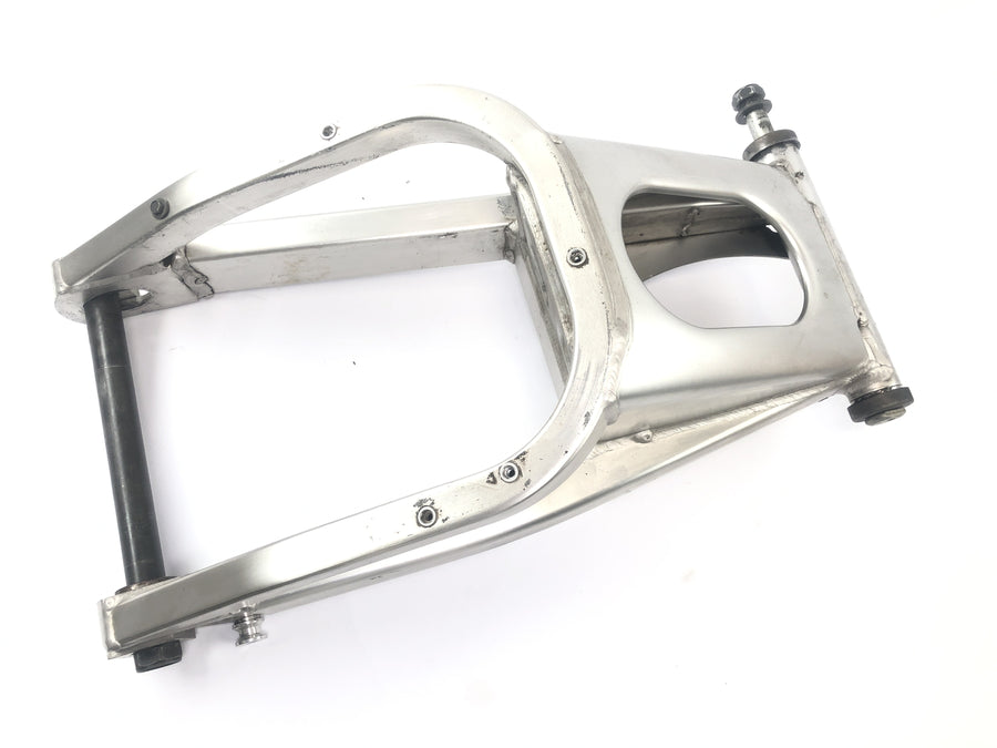 Yamaha YZF R1 RN01 [1998] - Schwinge rear wheel swing