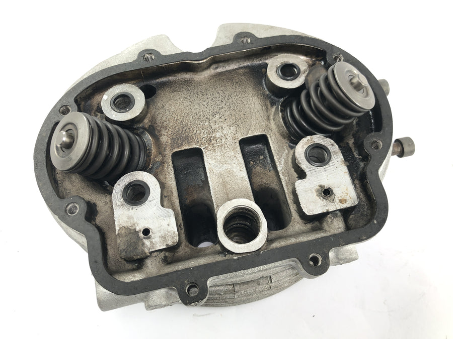 Moto Guzzi V7 Special [1971] - cylinder head right valve head head engine cylinder head