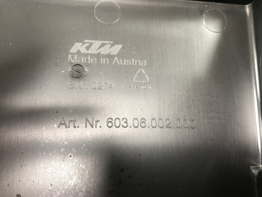 KTM 1050 Adventure [2017] - Air filter box air filter box airbox