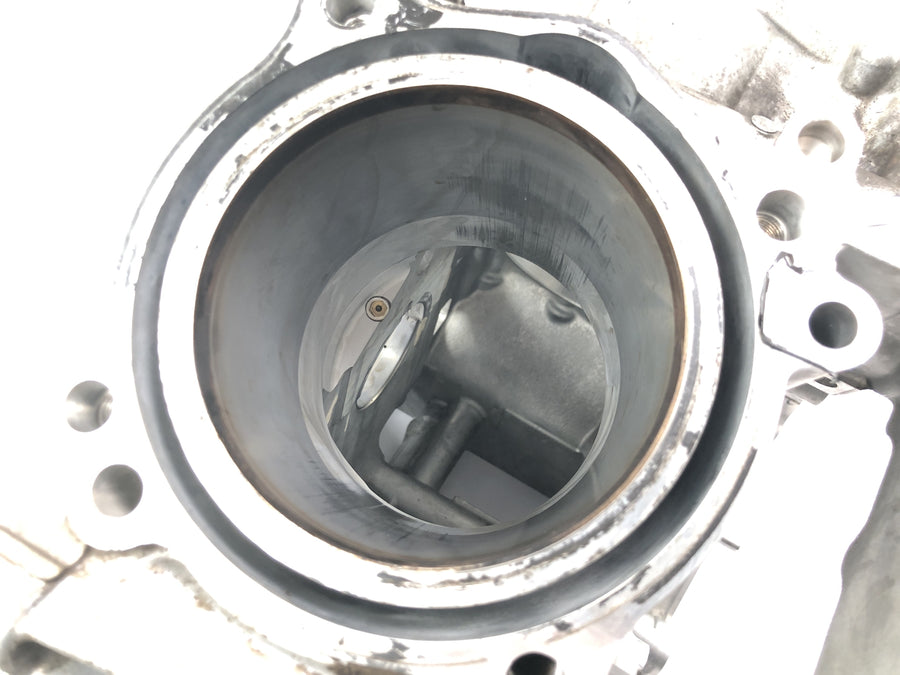 HONDA VTR 1000 SP 1 SC45 [2001] - Engine housing engine block crankcase with pistons