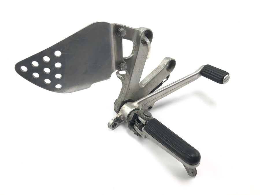 Honda CBR 900 RR Fireblade SC33 [2000] - Front right footrest Driver's footrest with brake pedal