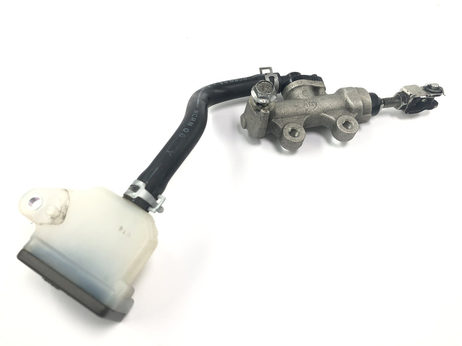 Suzuki GSF 1250 SA Bandit WVCH [2007] - Foot brake pump Rear brake pump