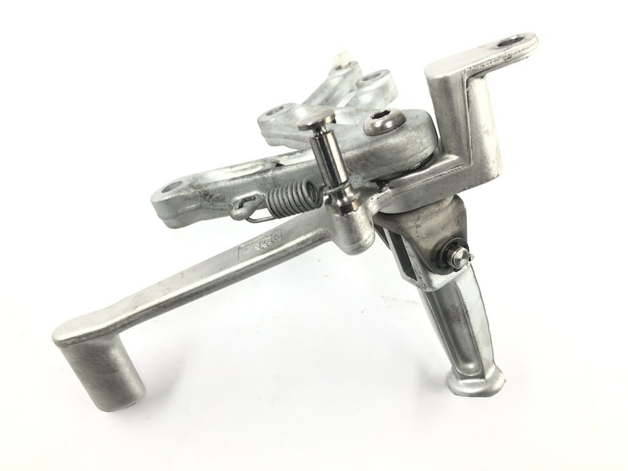 TRIUMPH DAYTONA 955I T595 [1998] - Footrest footrest holder with brake pedal on the right