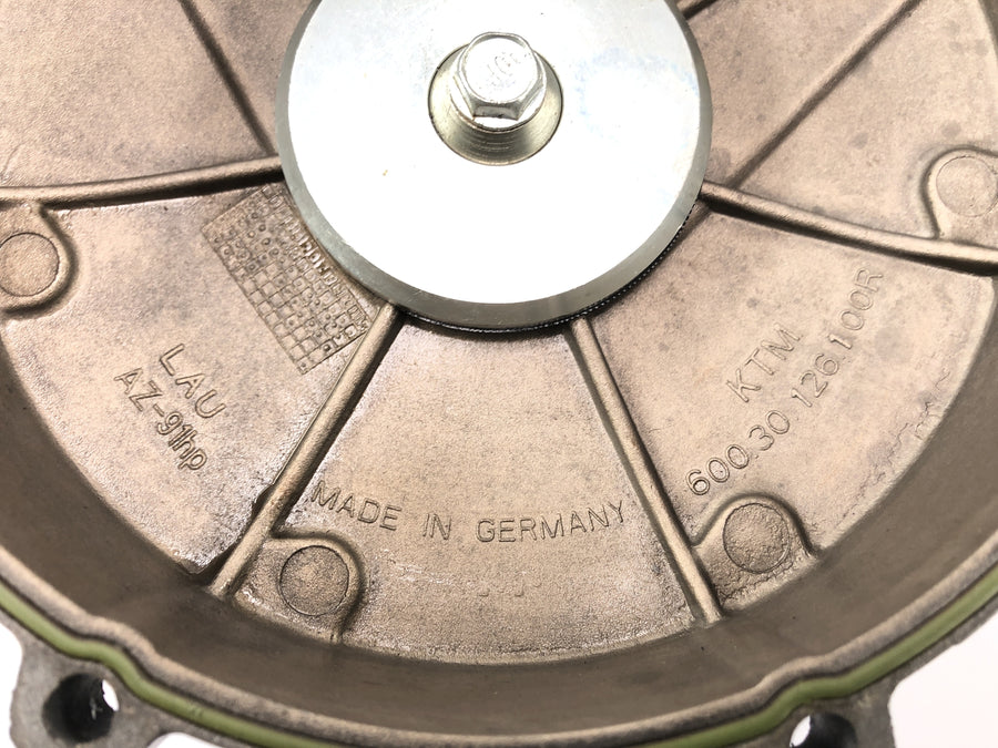 KTM 950 SM LC8 [2008] - coupling lid on the outside of the engine lid on the right