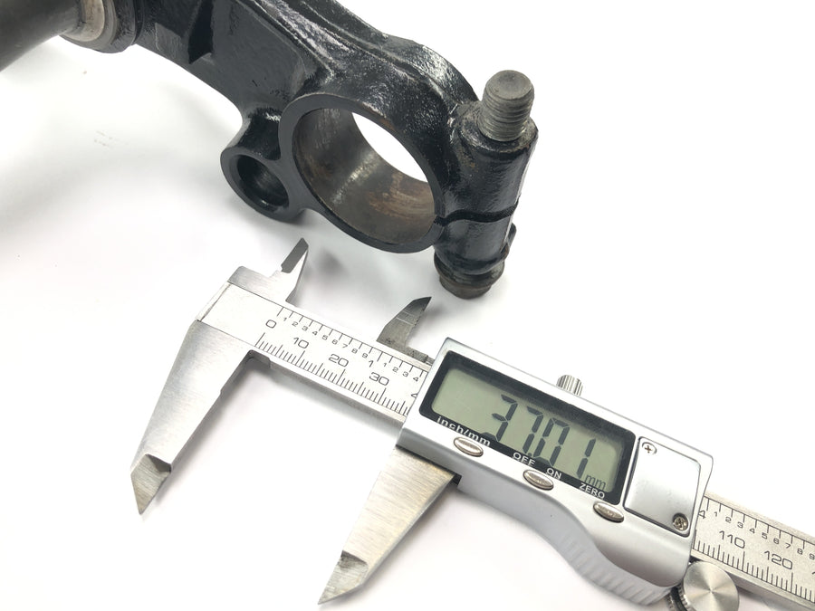 Honda FT 500 PC07 [1983] - Fork bridge below steering head shaft