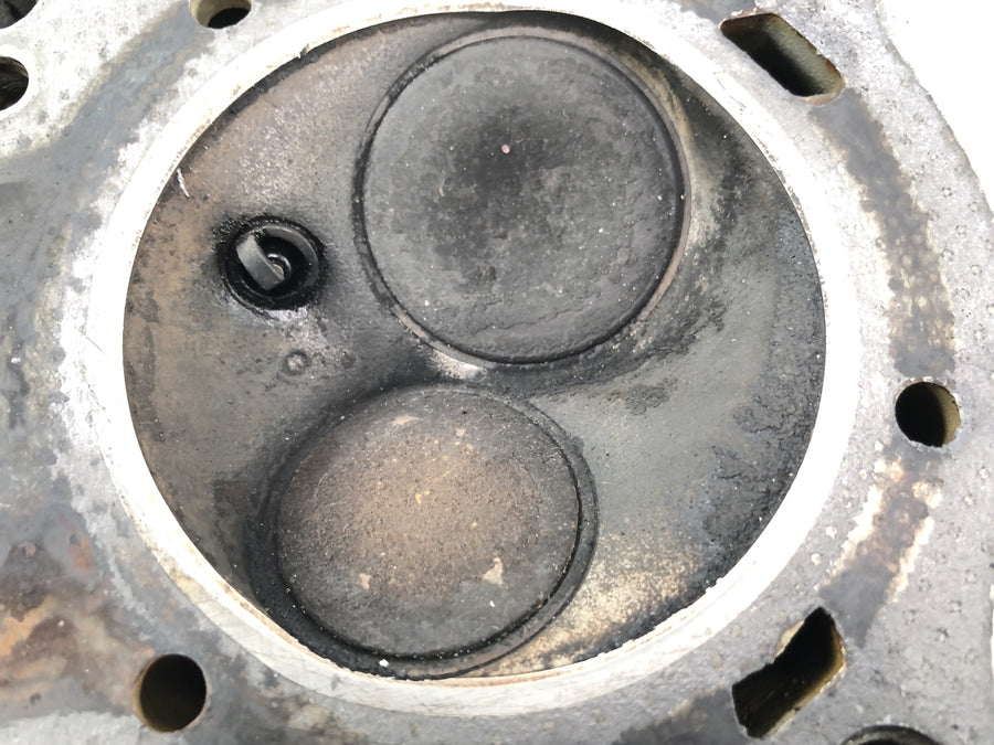 Honda GL 1000 Goldwing GL1 [1978] - cylinder head on the right