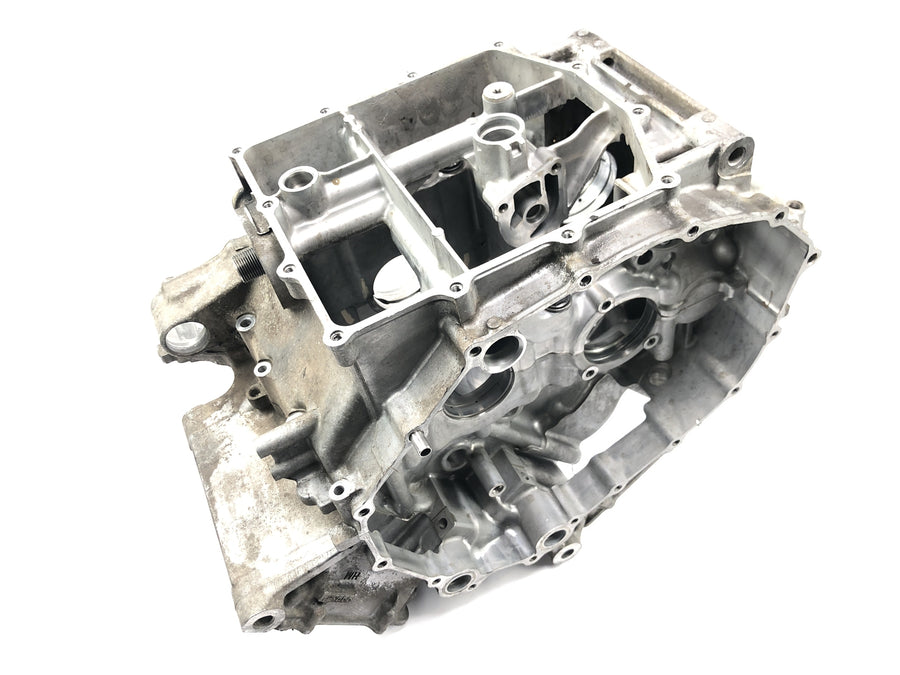 HONDA VTR 1000 SP 1 SC45 [2001] - Engine housing engine block crankcase with pistons