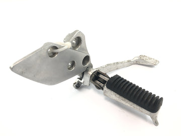 Yamaha XJR 1200 4PU [1996] - Driver's footrest on the right with brake pedal and holder