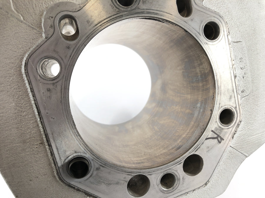 Moto Guzzi 1200 Sport [2007] - Cylinder with piston right