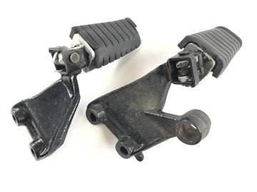 Yamaha V Max 1200 2we [1996] - driver's footrests with holder to the left and right footrest - 0