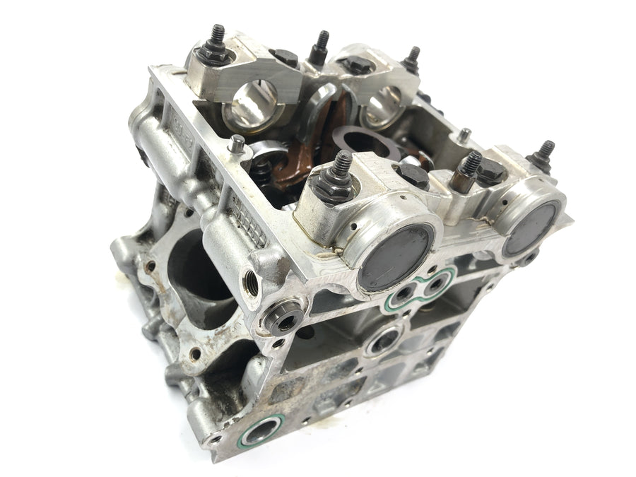 Ducati 999 H4 [2003] - cylinder head at the front