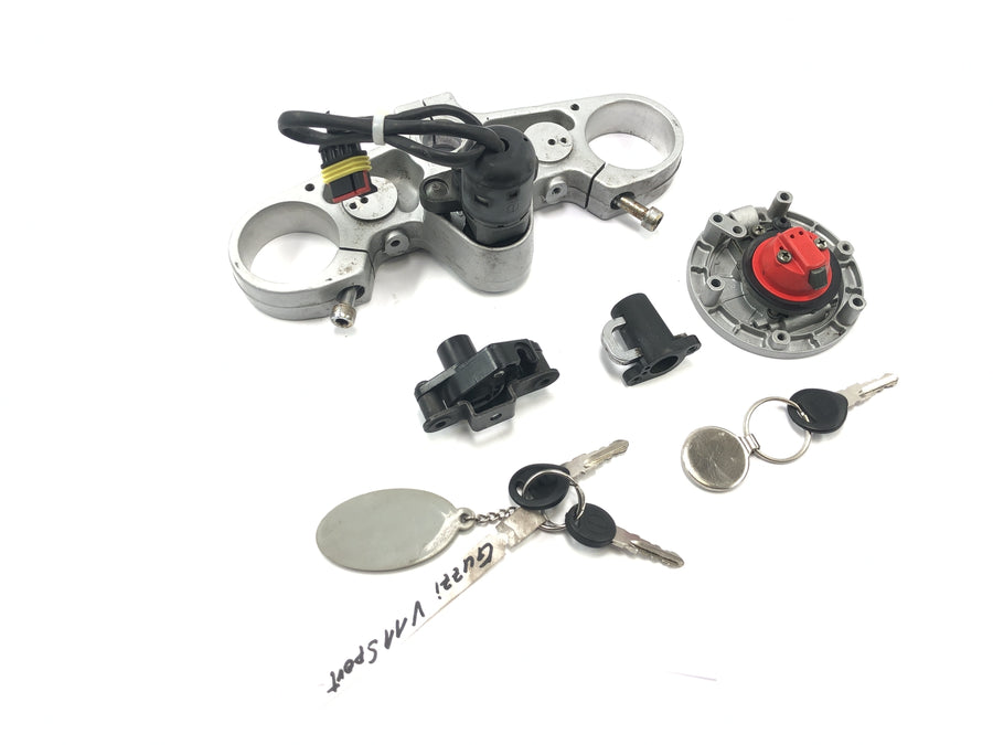 Moto Guzzi V11 Sport [1999] - Lock set ignition lock fork bridge at top tank cap