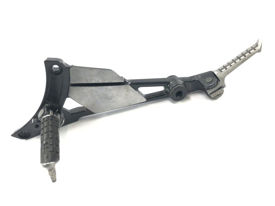 Kawasaki Zephyr 750 ZR750C [1994] - Footrest system driver passenger footrest holder left