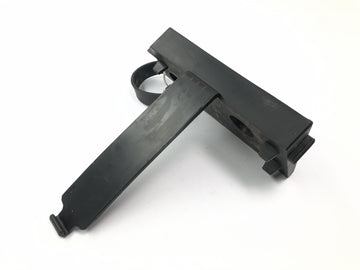 Triumph Speed ​​Triple T509 [1998] - Battery holder bracket retaining plate - 0