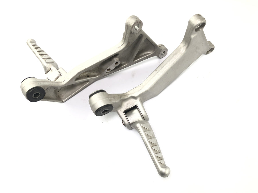 Aprilia SL 1000 Falco Pa [2000] - Palatinate footrests on the left and right with holder