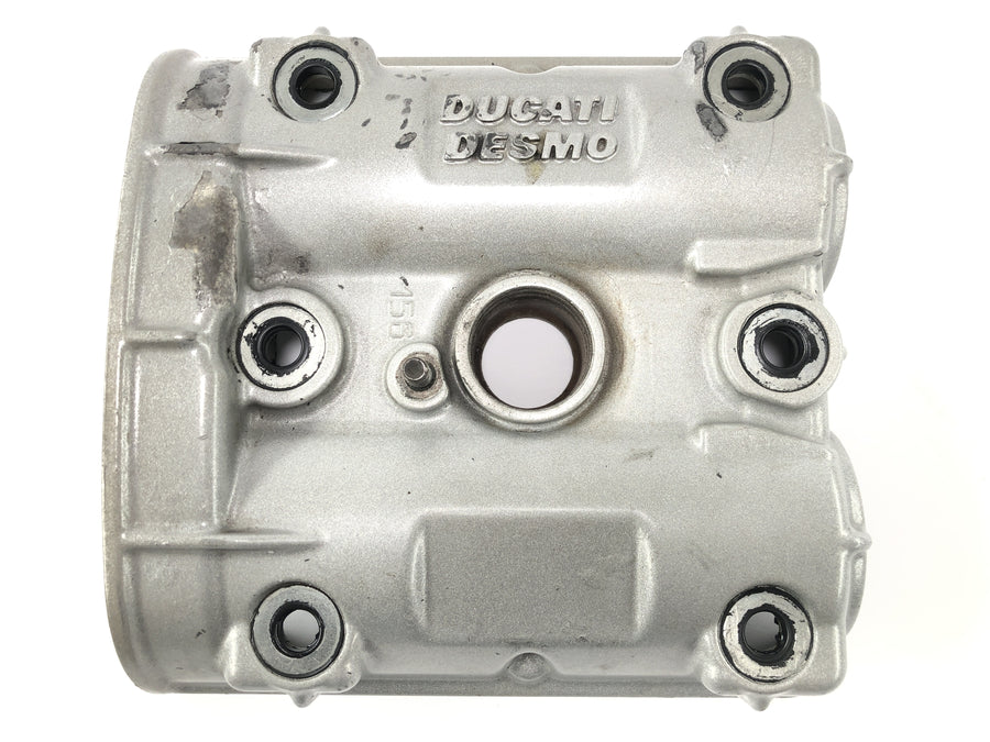 Ducati 999 H4 [2003] - valve lid at the back