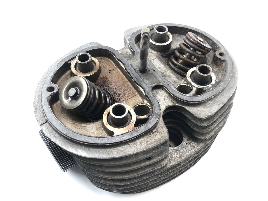 BMW R75/5 [1973] - Cylinder head on the left