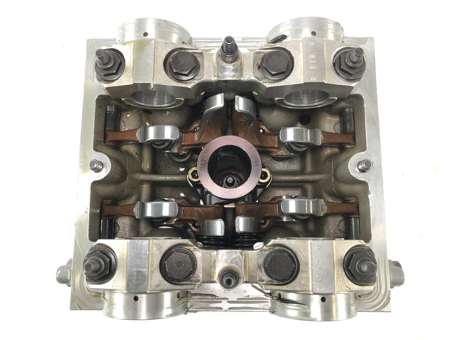 Ducati 999 H4 [2003] - cylinder head at the back