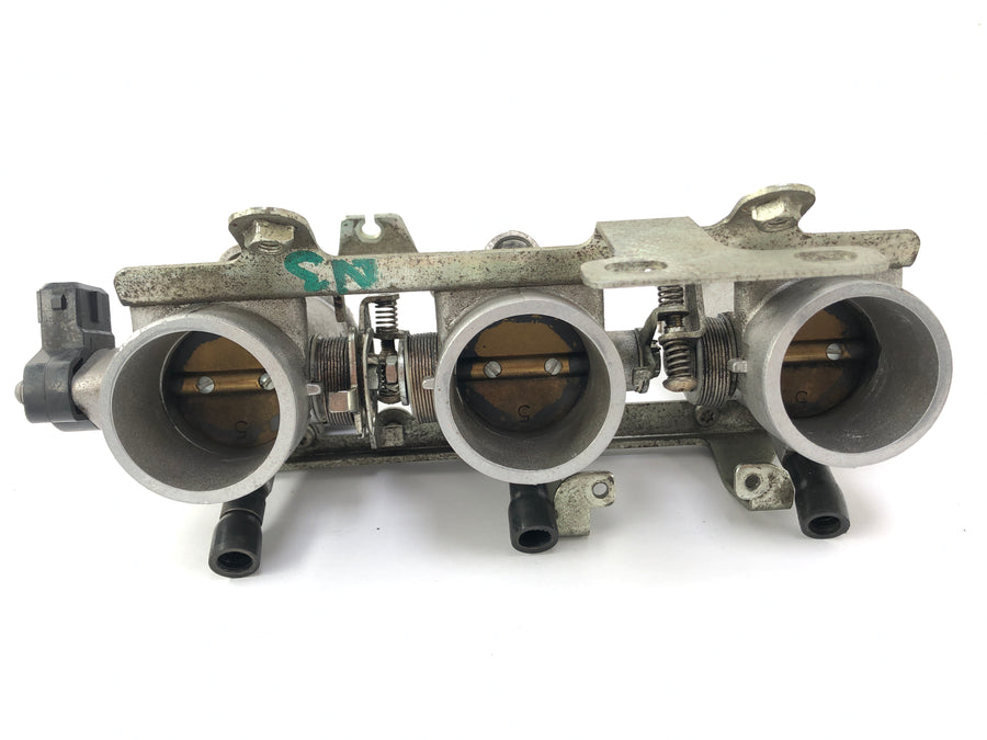 Triumph Daytona 955i T595 [1999] - Throttle body