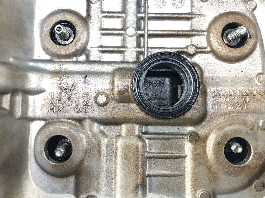 Moto Guzzi Stelvio 1200 8V [2016] - Valve cover left cylinder head cover quattro valvole
