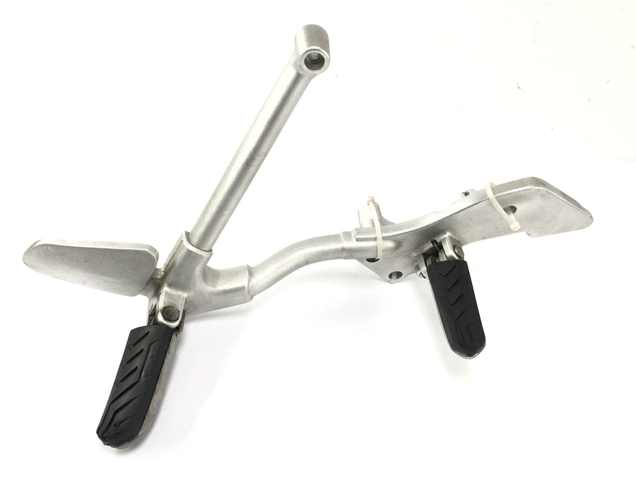 Moto Guzzi Stelvio 1200 4V [2009] - footrest system on the right with footrests