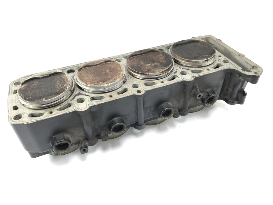 Kawasaki ZRX 1200 S ZRT20A [2002] - cylinder with pistons