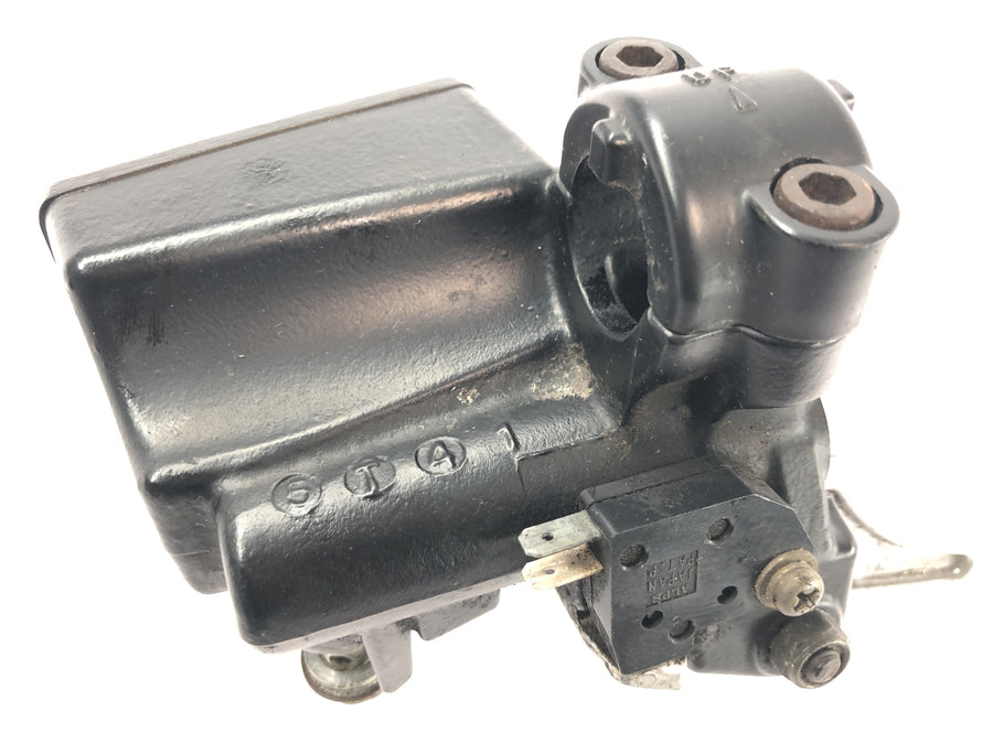 Yamaha XJR 1200 4PU [1996] - Brake pump, hand brake pump, front handlebar fitting, right