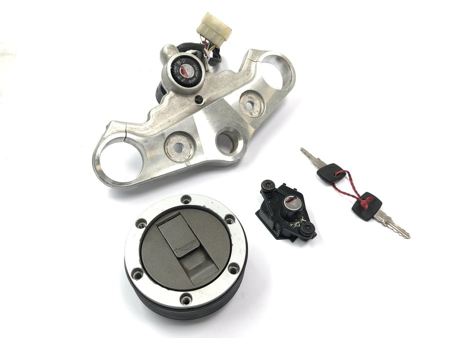 Triumph Speed ​​Triple T509 [1998] - Lock set, ignition lock, tank lock, upper fork bridge
