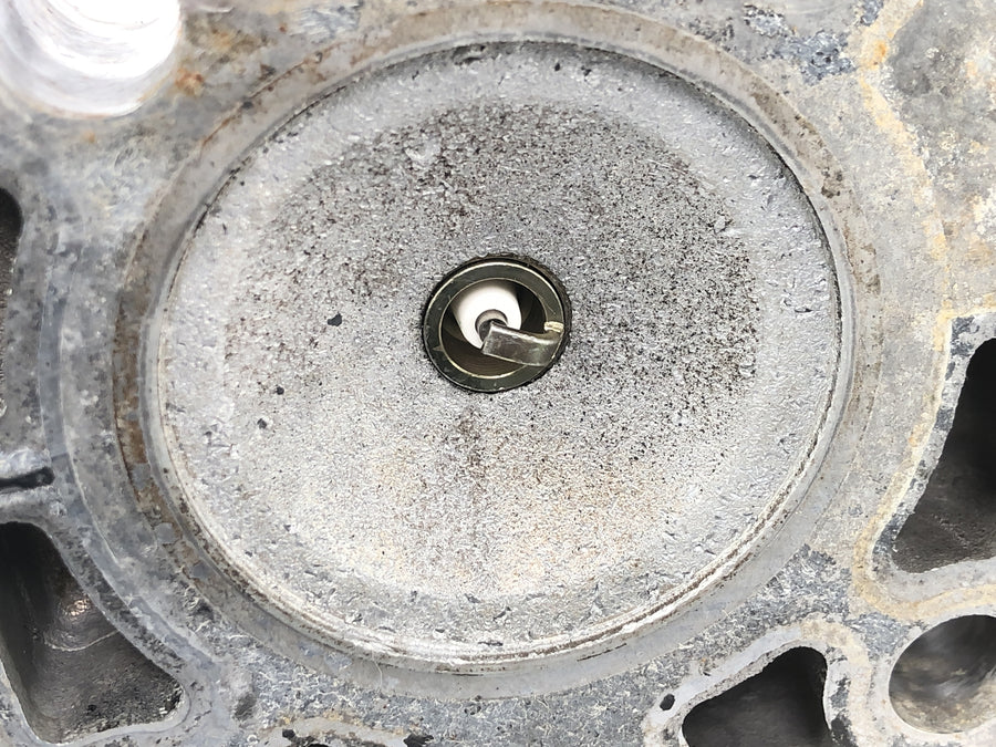 Suzuki RG 250 Gamma GJ21D [1987] - Cylinder head head cover cylinder head cover
