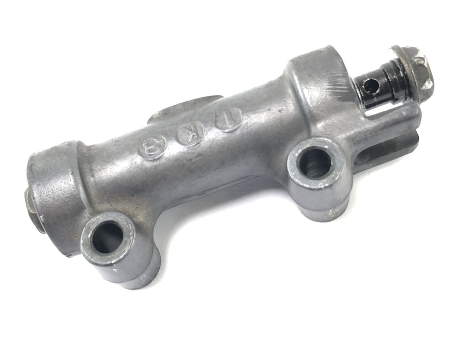 Kawasaki ZR7 ZR750F [1999] - distributor brake line at the front