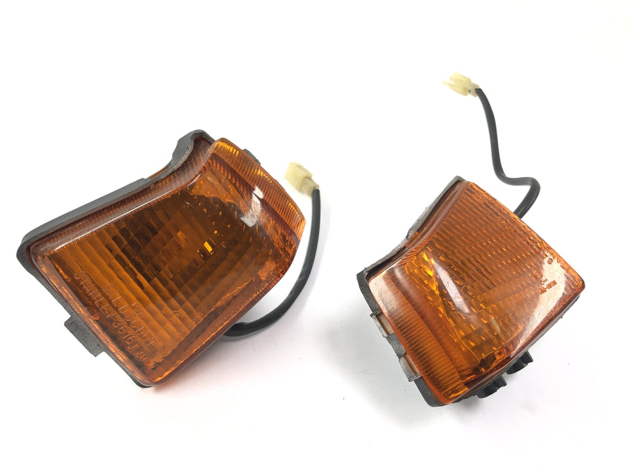 Kawasaki ZX -10 ZXT00B [1990] - turn signal flashing lights.