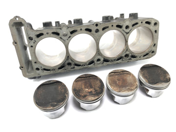 Kawasaki ZRX 1200 S ZRT20A [2002] - cylinder with pistons