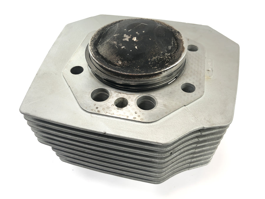 Moto Guzzi V11 Sport [1999] - cylinder with piston on the left