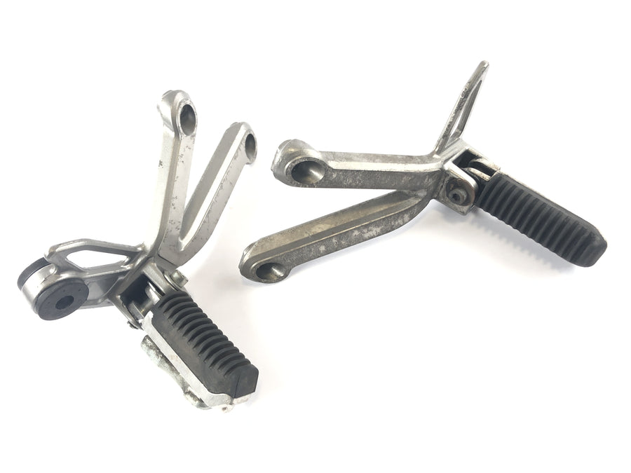 Suzuki GSF 1200 S Bandit WVA9 [2003] - Pediatric footrests with a holder to the left and right footrests