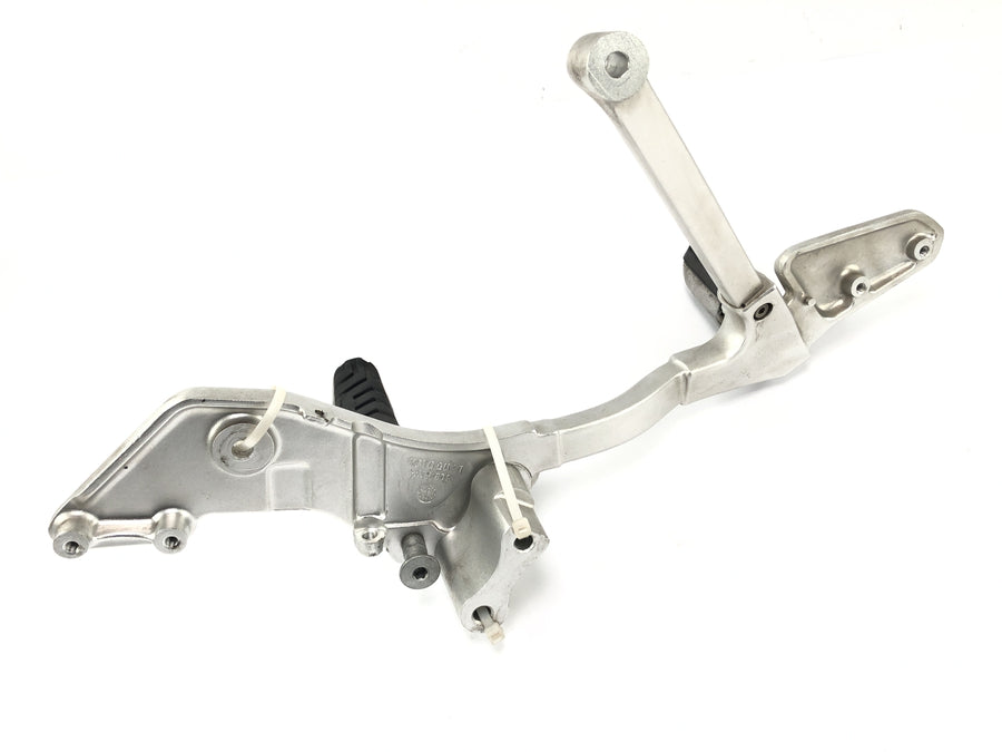 Moto Guzzi Stelvio 1200 4V [2009] - footrest system on the right with footrests