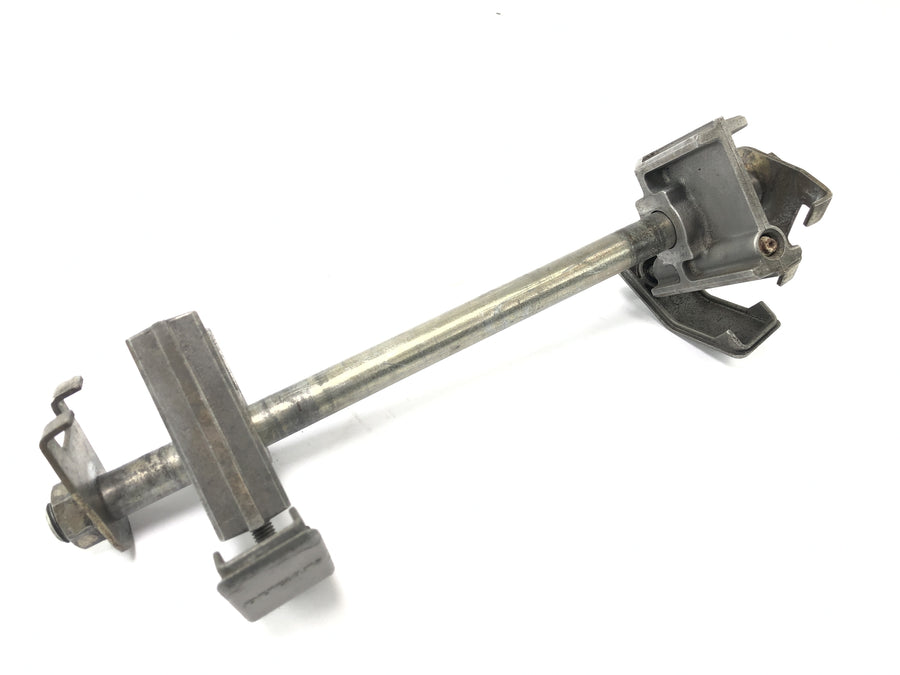 Ducati Monster M600 [1995] - rear axle with chain tensioner axis liner axle