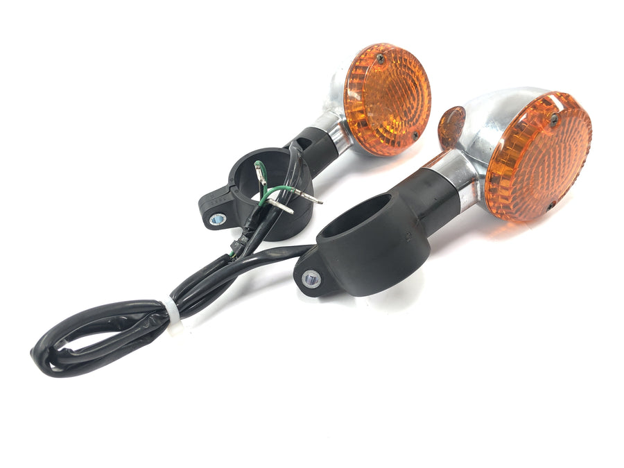 Kawasaki VN 1500 Classic VNT50D [2001] - turn signal flashing light on the front motorcycle signal light