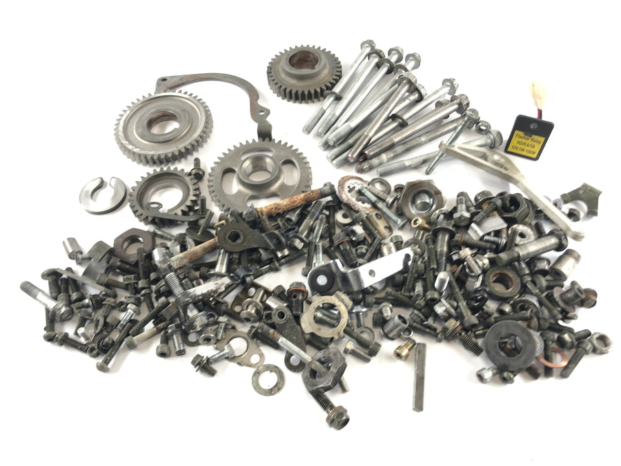 Yamaha XT 660 DM01 [2004] - residual parts and screws are bundle