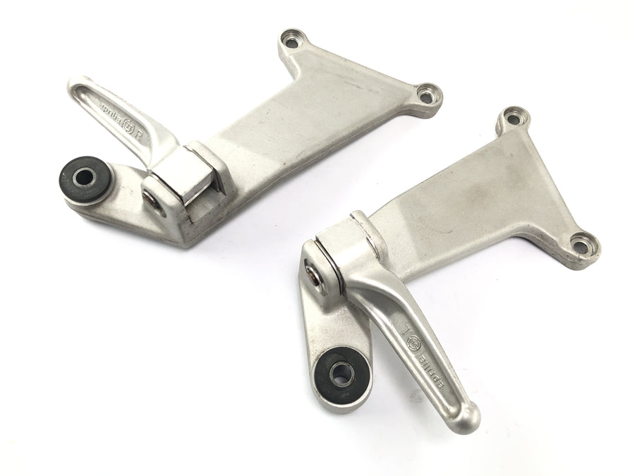 Aprilia SL 1000 Falco Pa [2000] - Palatinate footrests on the left and right with holder