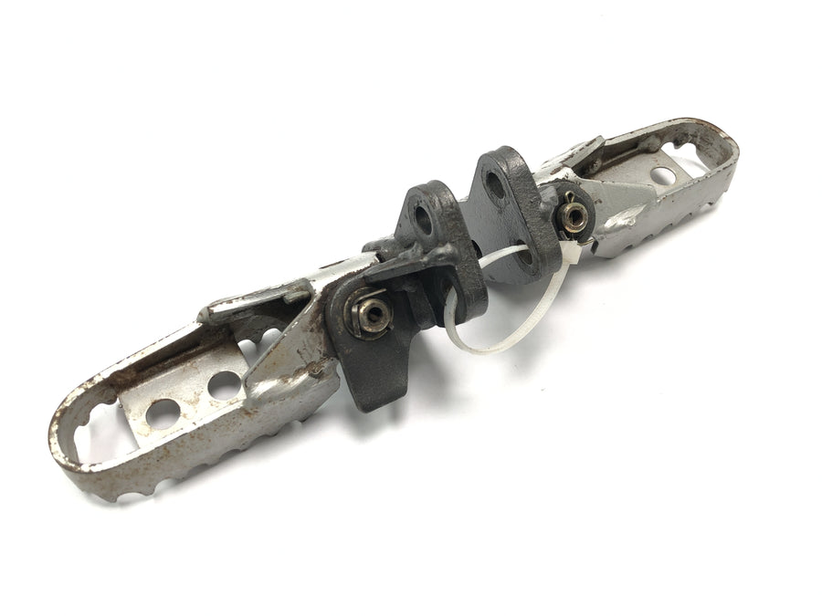 Husqvarna TE 610 E Dual H7 [1999] - Driver footrests with spring mechanism set pair