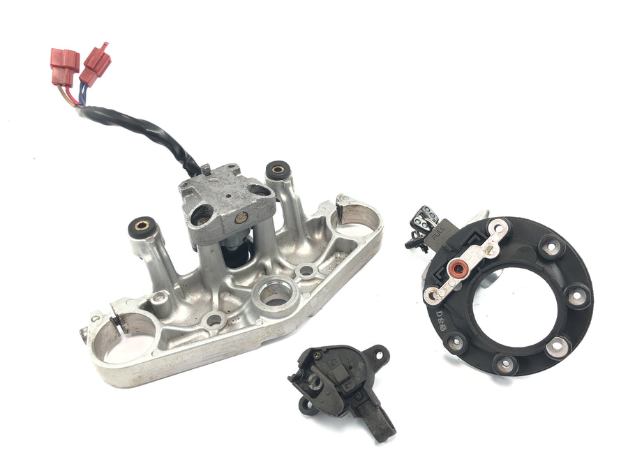 Yamaha XJR 1200 4PU [1996] - top fork bridge with ignition lock, tank cap locking set lock