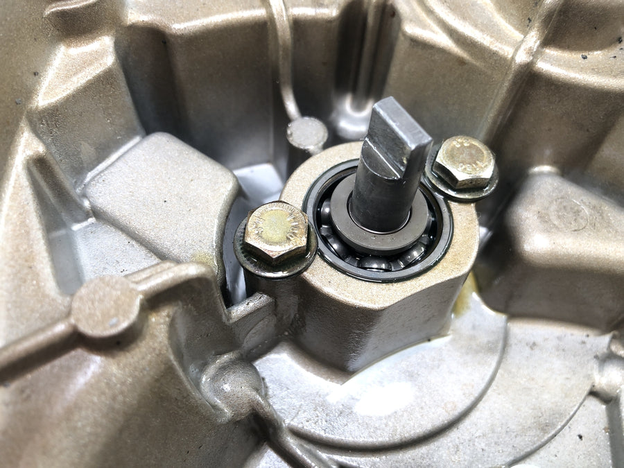 Ducati 999 H4 [2003] - alternator cover Motor lid water pump housing with water pump wheel