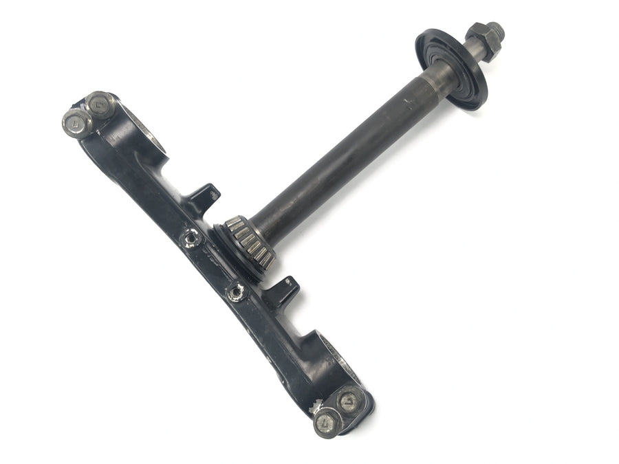 Kawasaki ZX -10 ZXT00B [1990] - fork bridge below