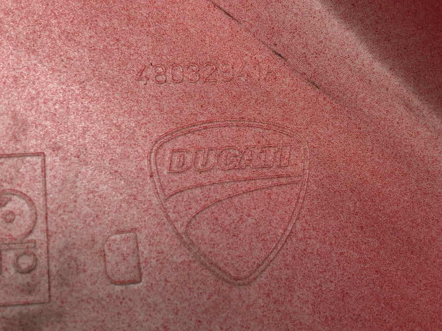 Ducati Multistrada 1200 S Touring [2009] - Tank fairing on the right