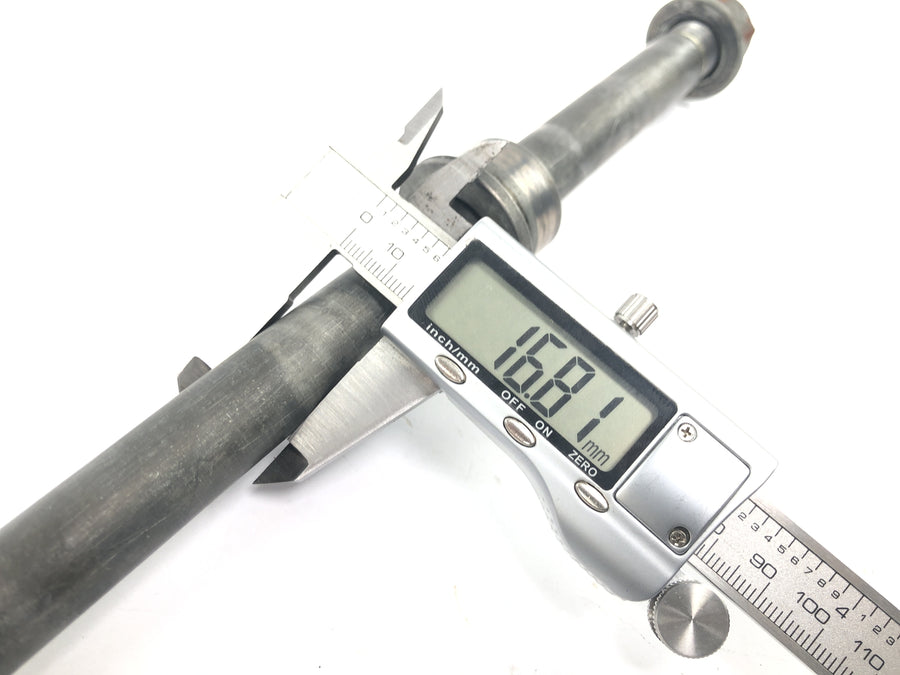 Honda XL 600 RM PD03 [1985] - rear wheel axle wheel axle rear axle axle bolt