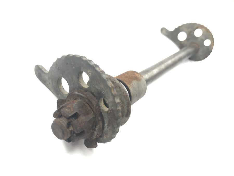 Yamaha DT 175 2K4 [1982] - Rear axle with chain tensioner through axle axle